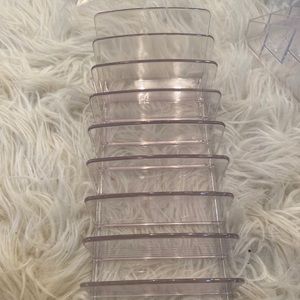 Acrylic pallet holder